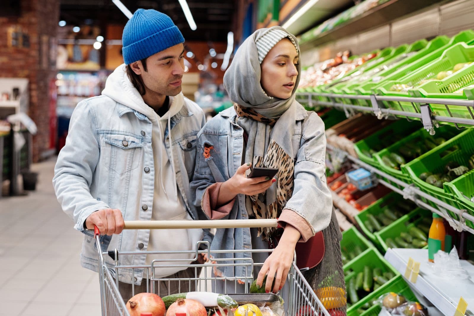 Best Ways to Save Money on Groceries — featured image